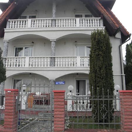 Kristaly Apartman Heviz Ngoại thất bức ảnh