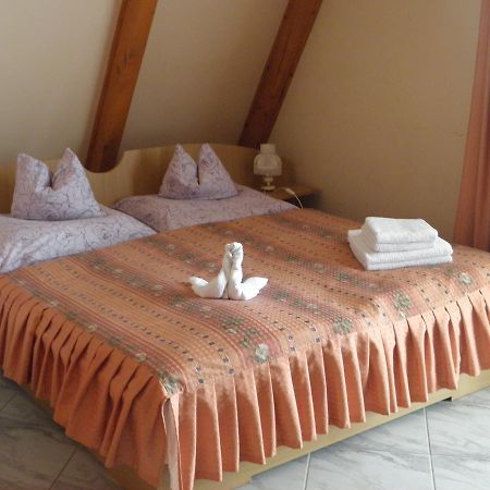Kristaly Apartman Heviz Ngoại thất bức ảnh