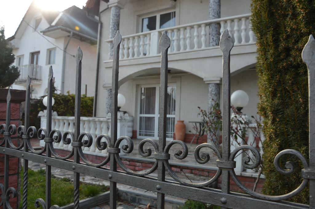 Kristaly Apartman Heviz Ngoại thất bức ảnh