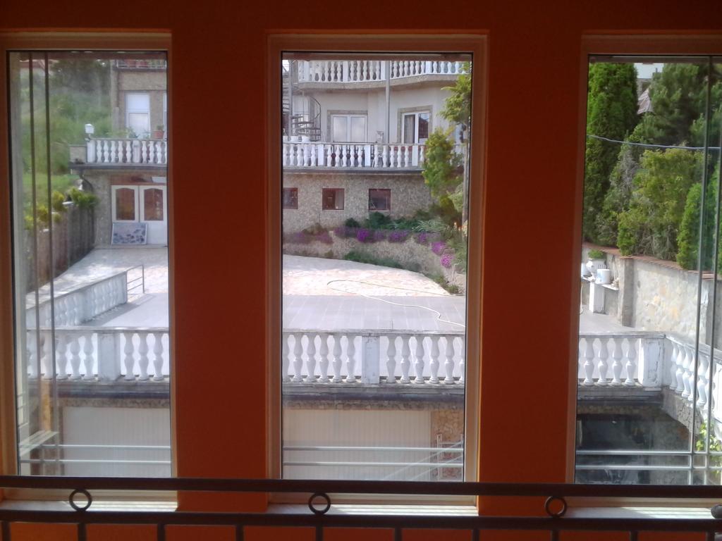 Kristaly Apartman Heviz Ngoại thất bức ảnh