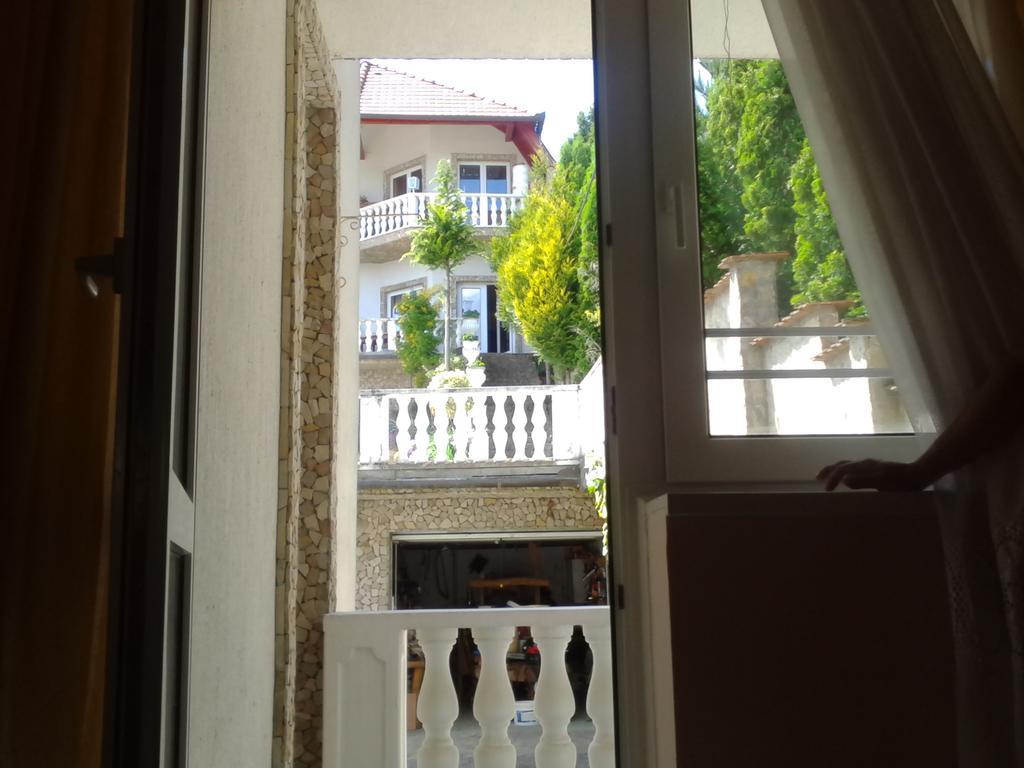 Kristaly Apartman Heviz Ngoại thất bức ảnh