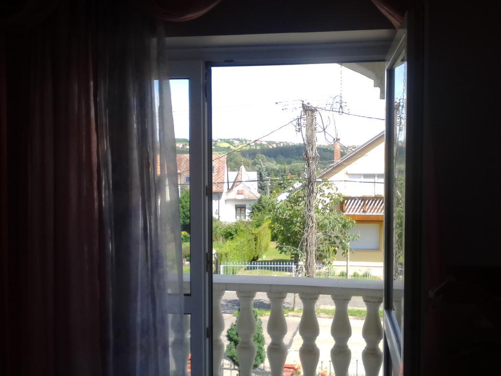 Kristaly Apartman Heviz Ngoại thất bức ảnh