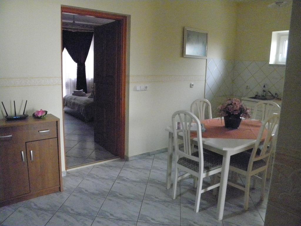 Kristaly Apartman Heviz Ngoại thất bức ảnh
