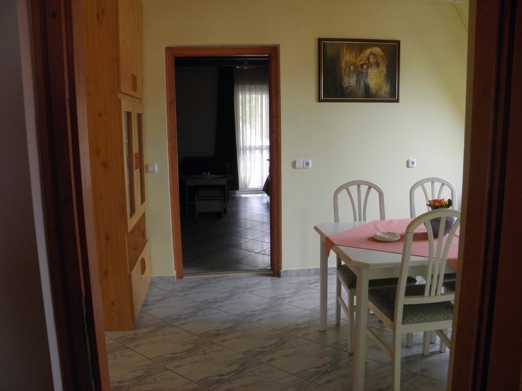 Kristaly Apartman Heviz Ngoại thất bức ảnh