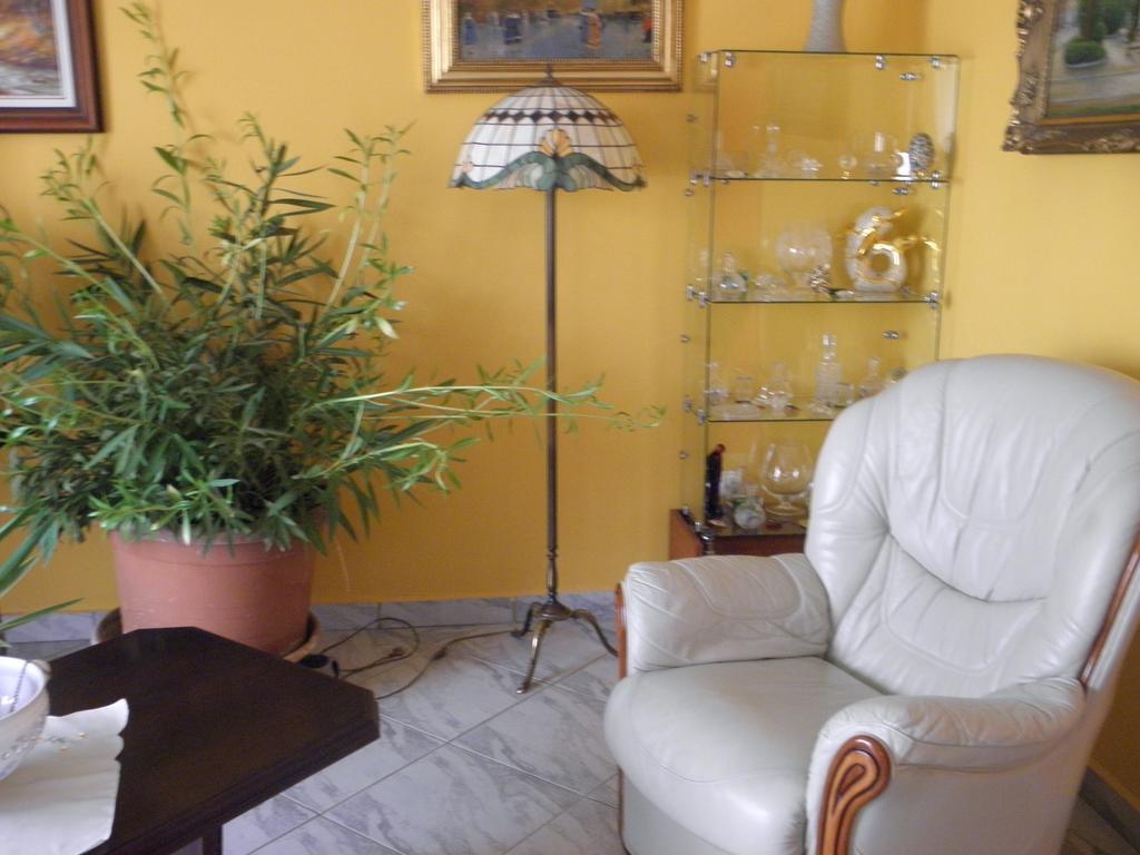 Kristaly Apartman Heviz Ngoại thất bức ảnh