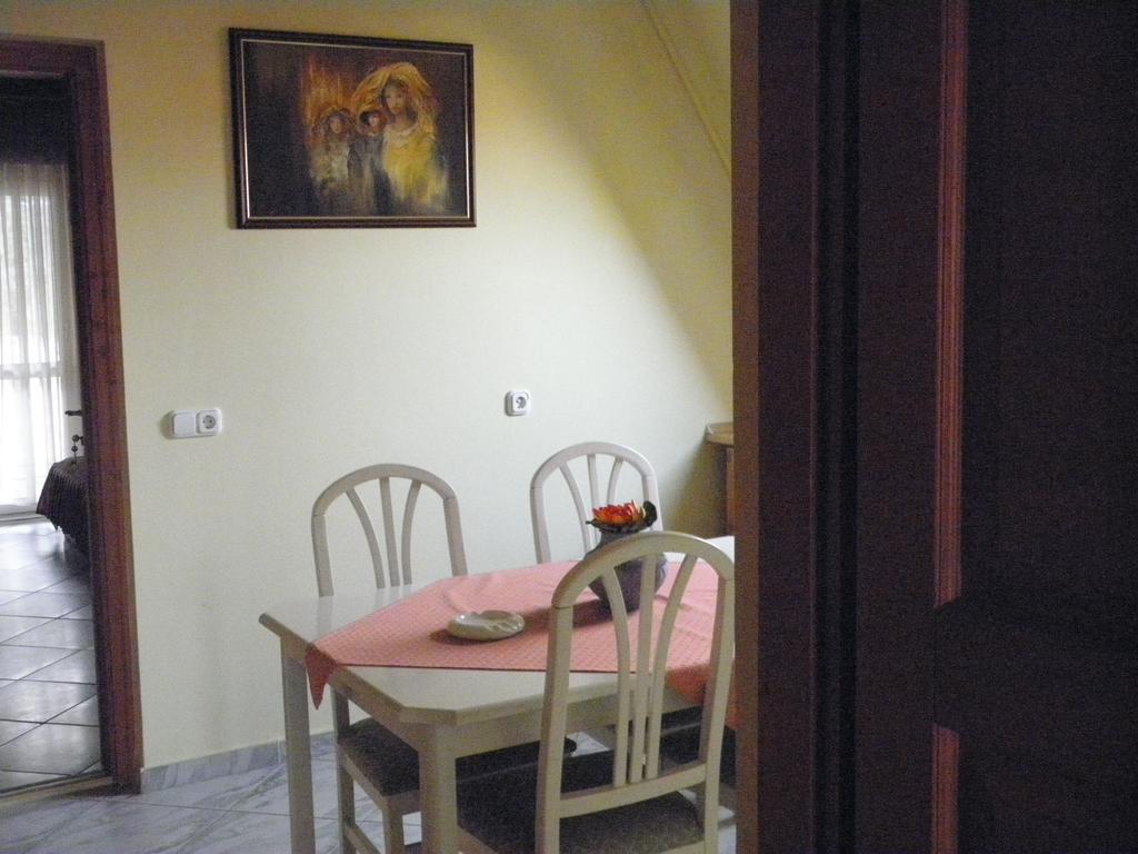 Kristaly Apartman Heviz Ngoại thất bức ảnh